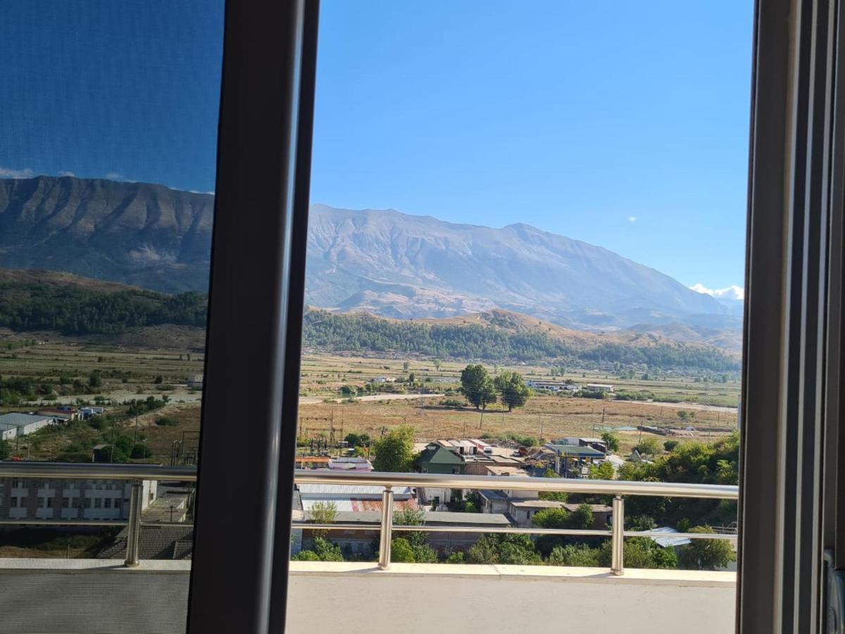 Ned'S Apartment Gjirokastra Kültér fotó