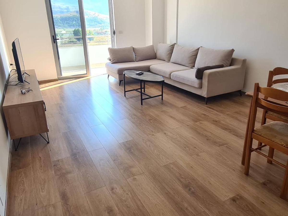 Ned'S Apartment Gjirokastra Kültér fotó